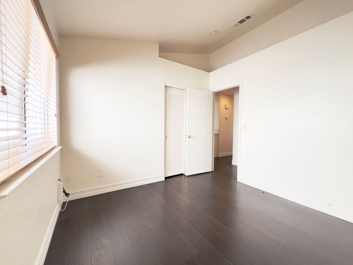 Henderson House: 54 Sea Holly Way