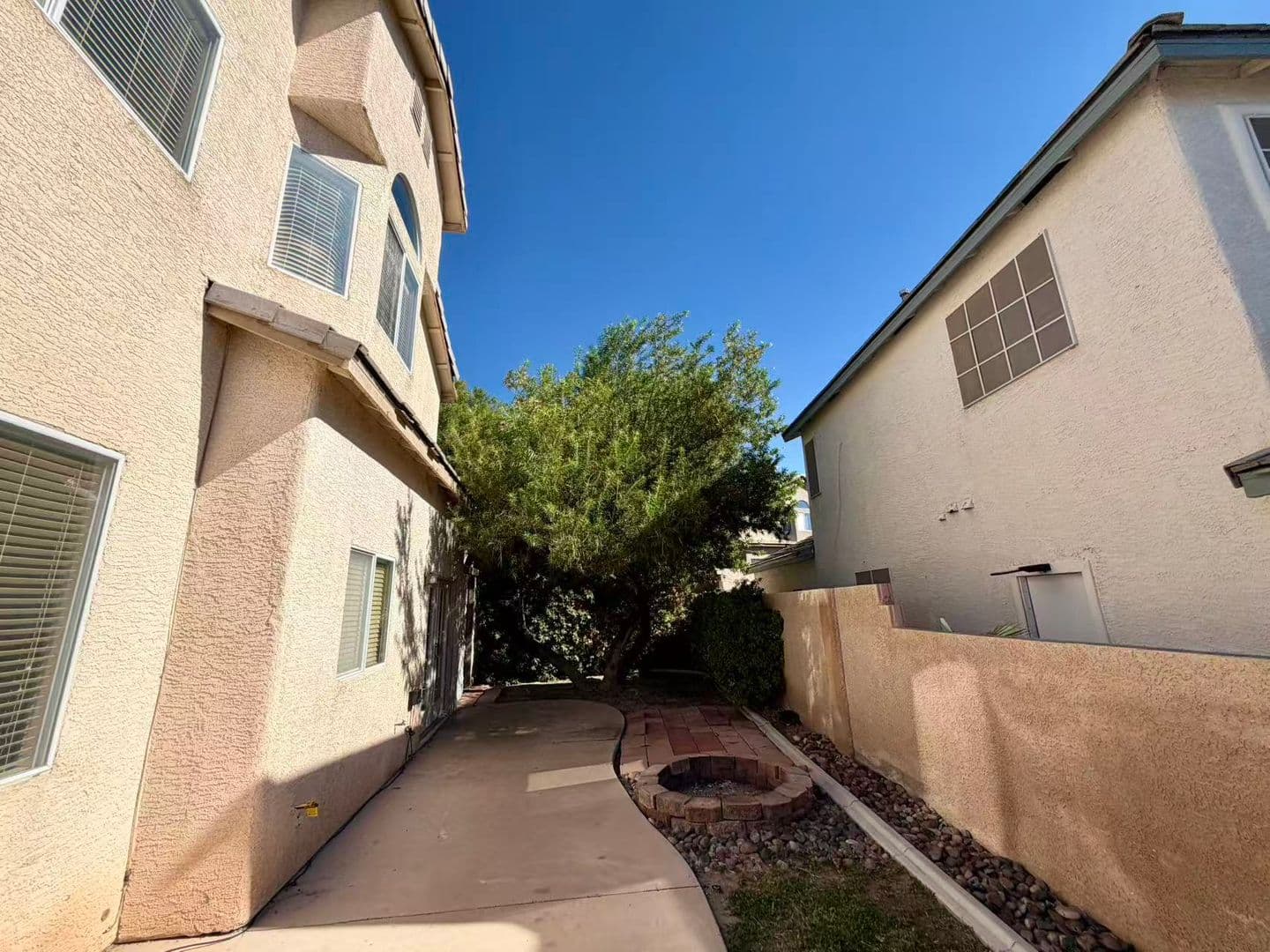 Henderson House: 2467 Sheltered Meadows Ln