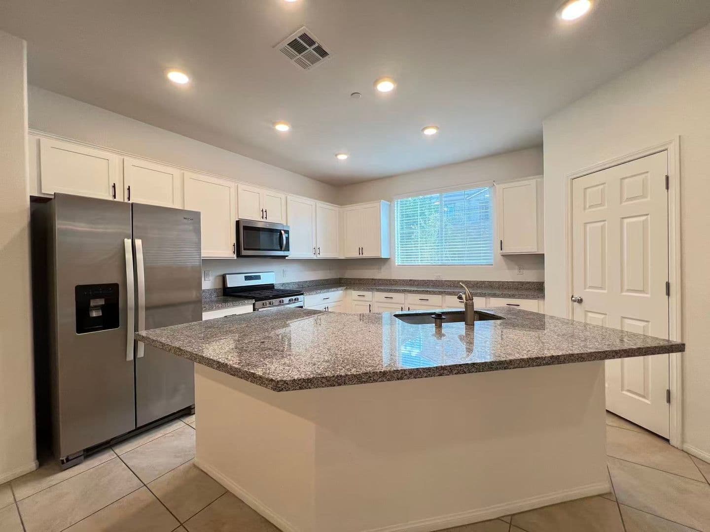 Henderson House: 1347 Graphite Ave