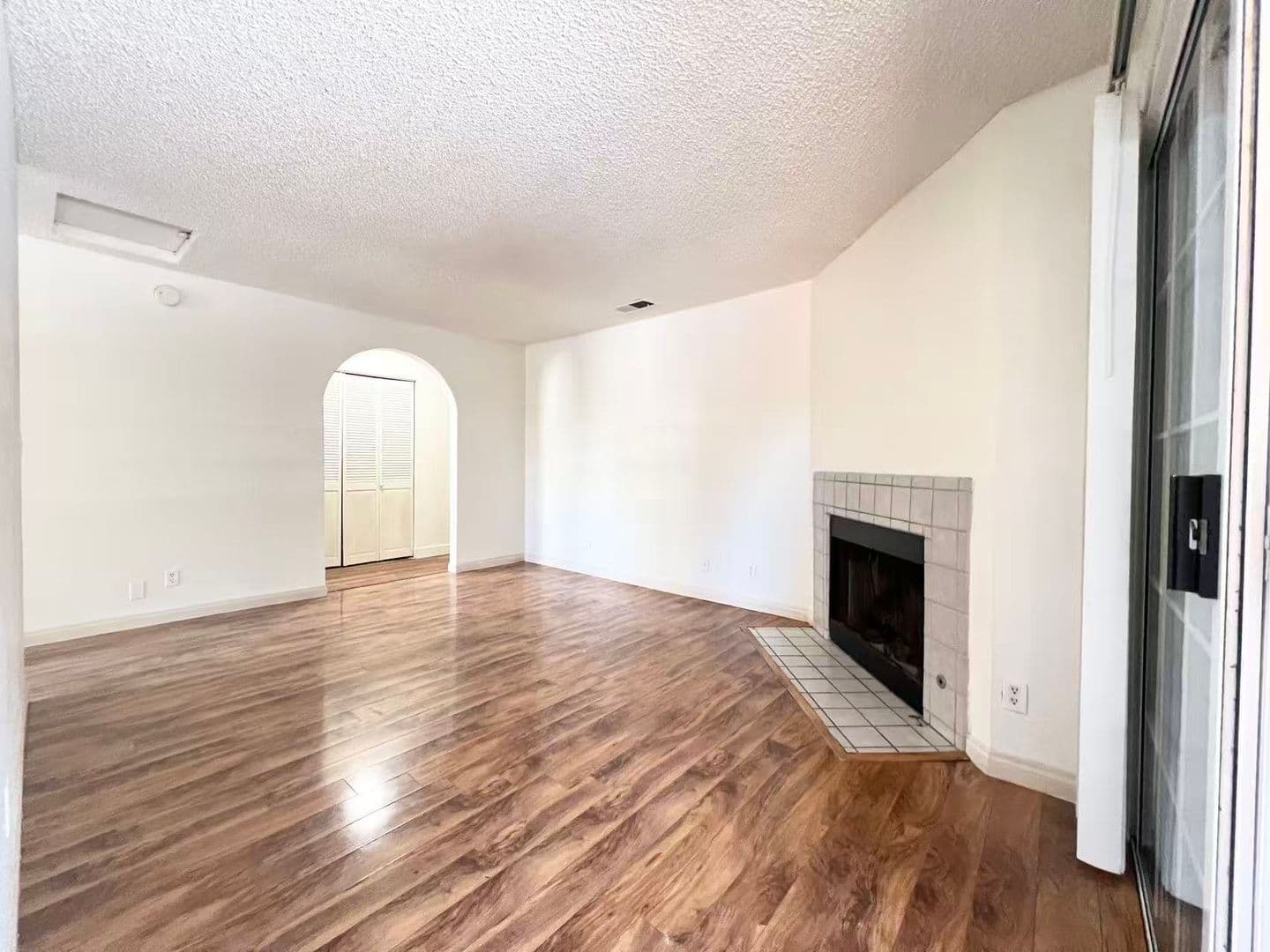 Las Vegas House: 2200 S Fort Apache Rd #2205