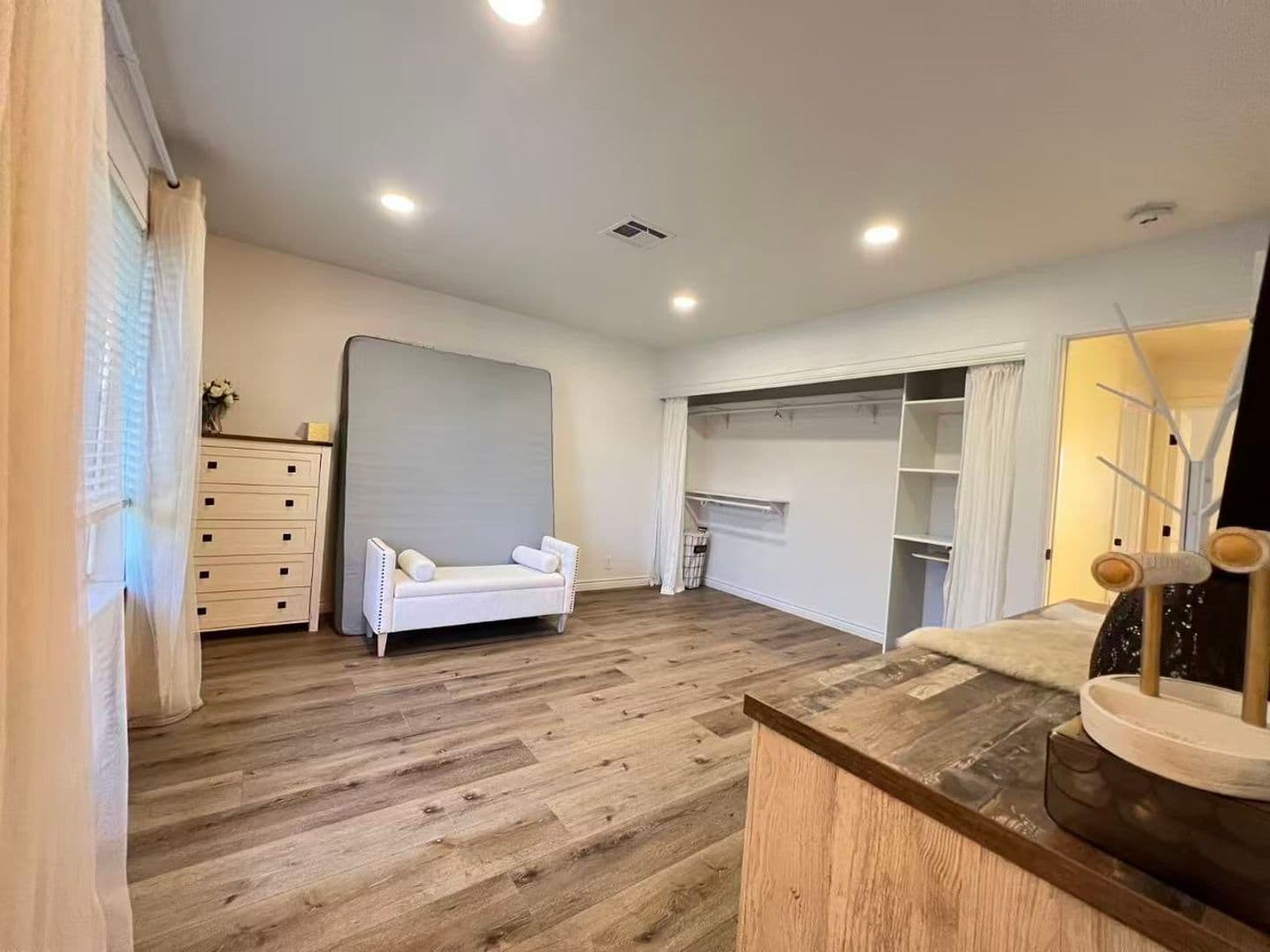 Las Vegas House: 6223 Meadow View Ln