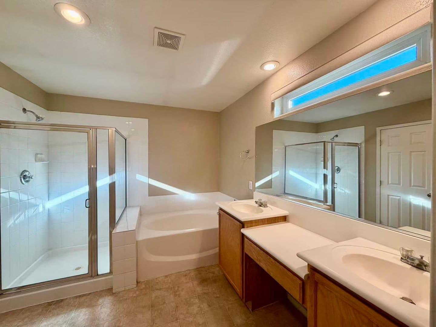Henderson House: 1943 Sundown Canyon Dr