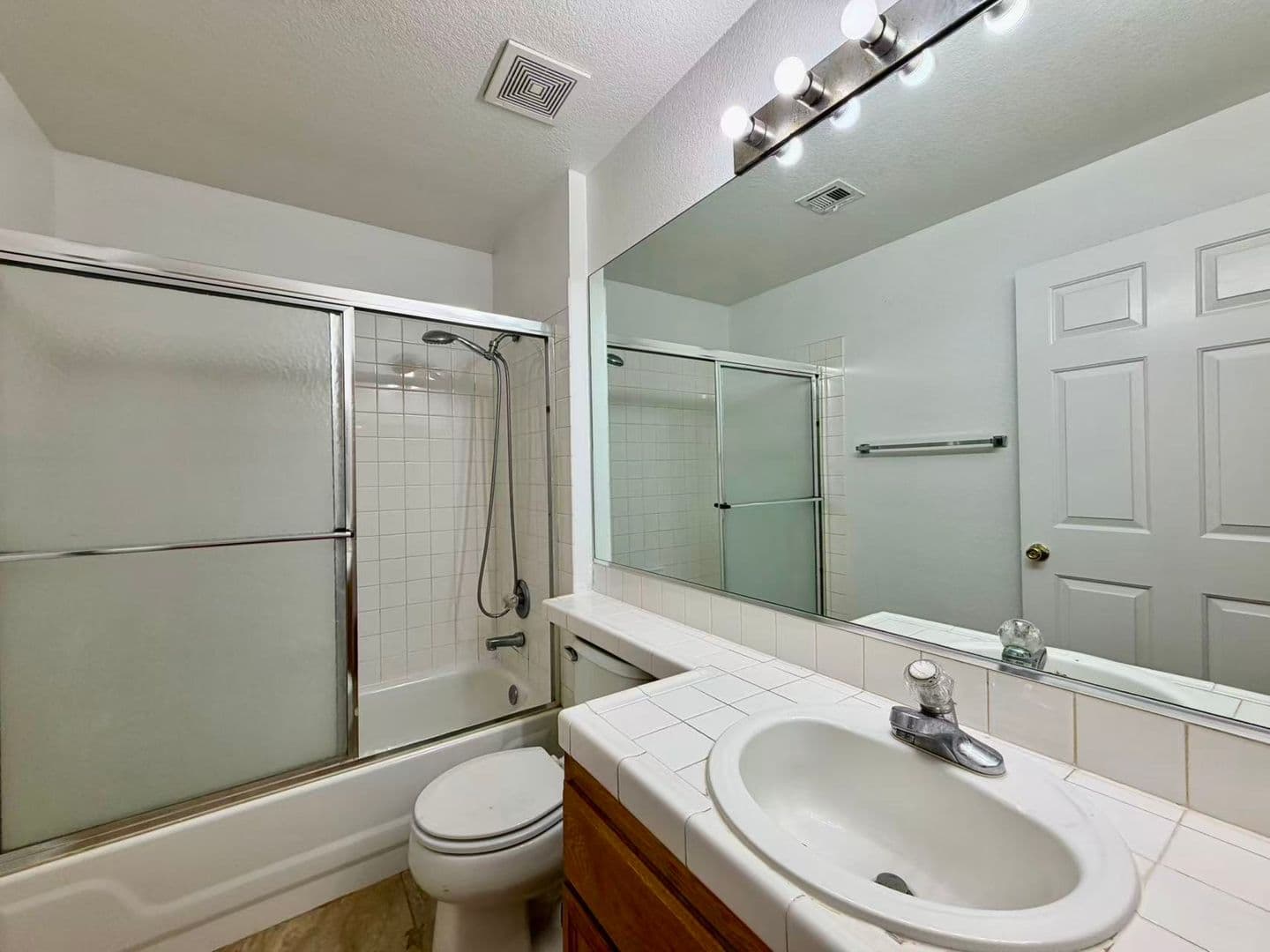 Las Vegas House: 5155 W Tropicana Ave B20 #1045