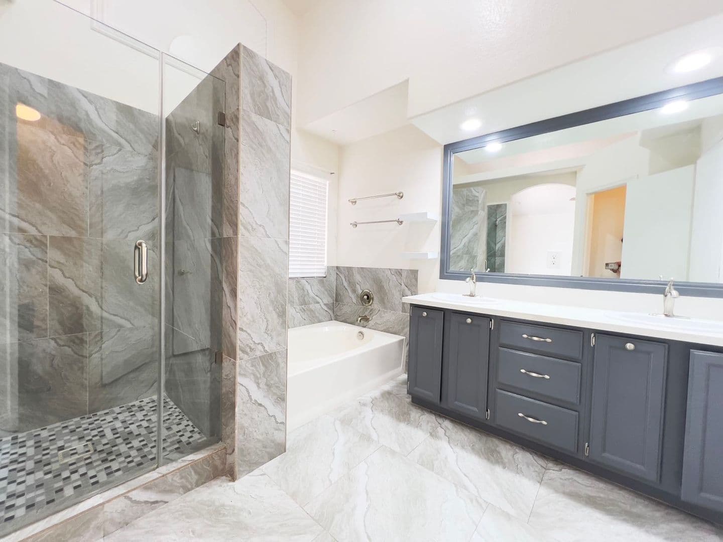 Henderson House: 54 Sea Holly Way