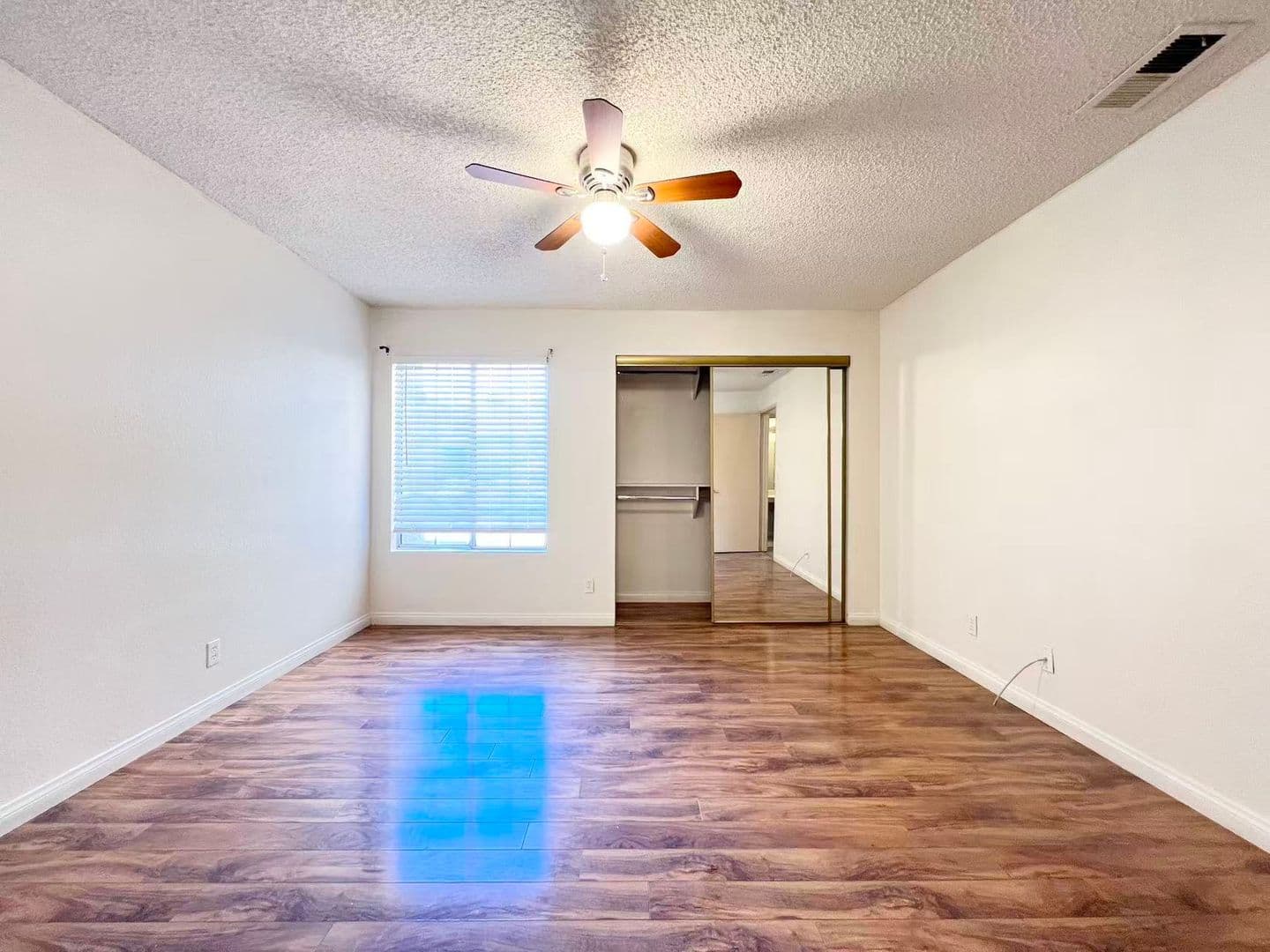 Las Vegas House: 2200 S Fort Apache Rd #2205