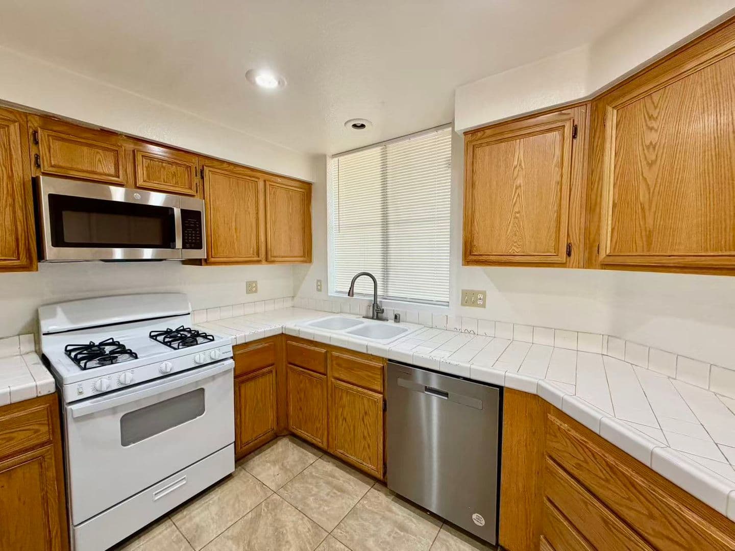 Las Vegas House: 5155 W Tropicana Ave B20 #1045