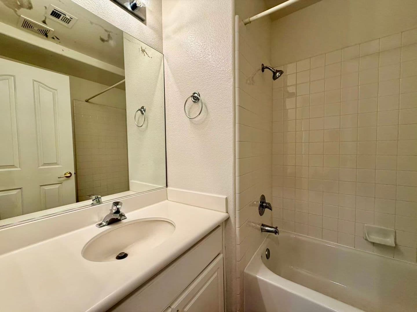 Las Vegas House: 8605 W Gilmore Ave