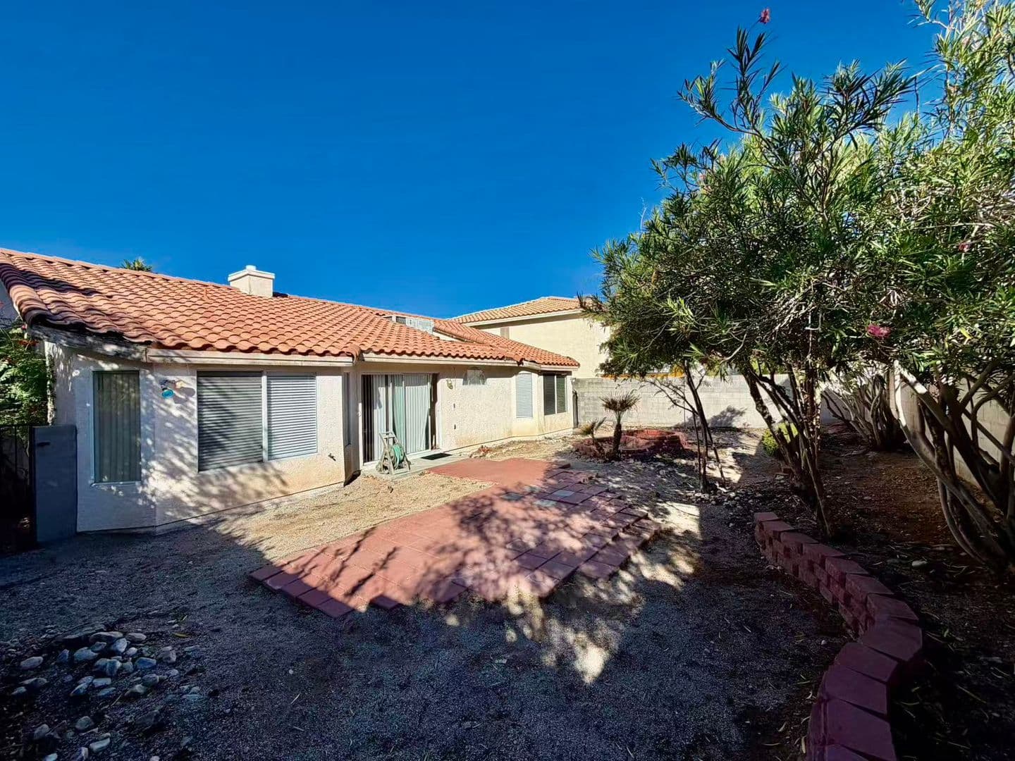 Las Vegas House: 8605 W Gilmore Ave
