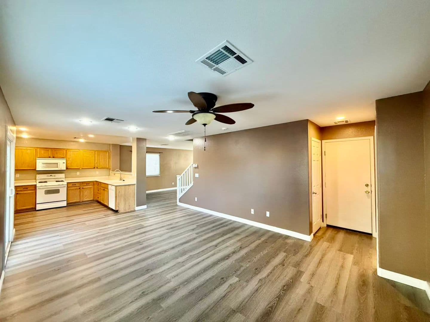 Henderson House: 1943 Sundown Canyon Dr