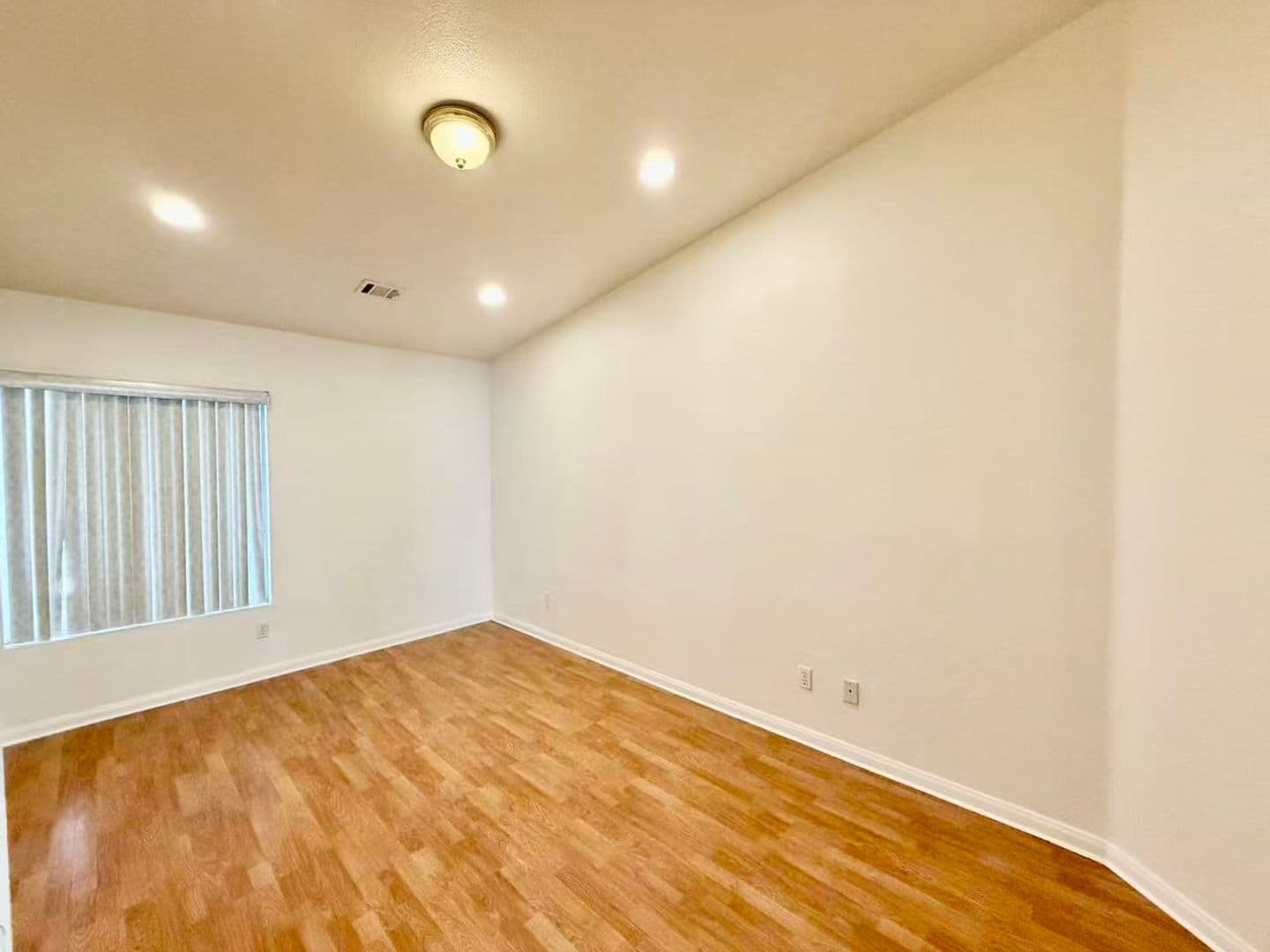 Las Vegas House: 8605 W Gilmore Ave