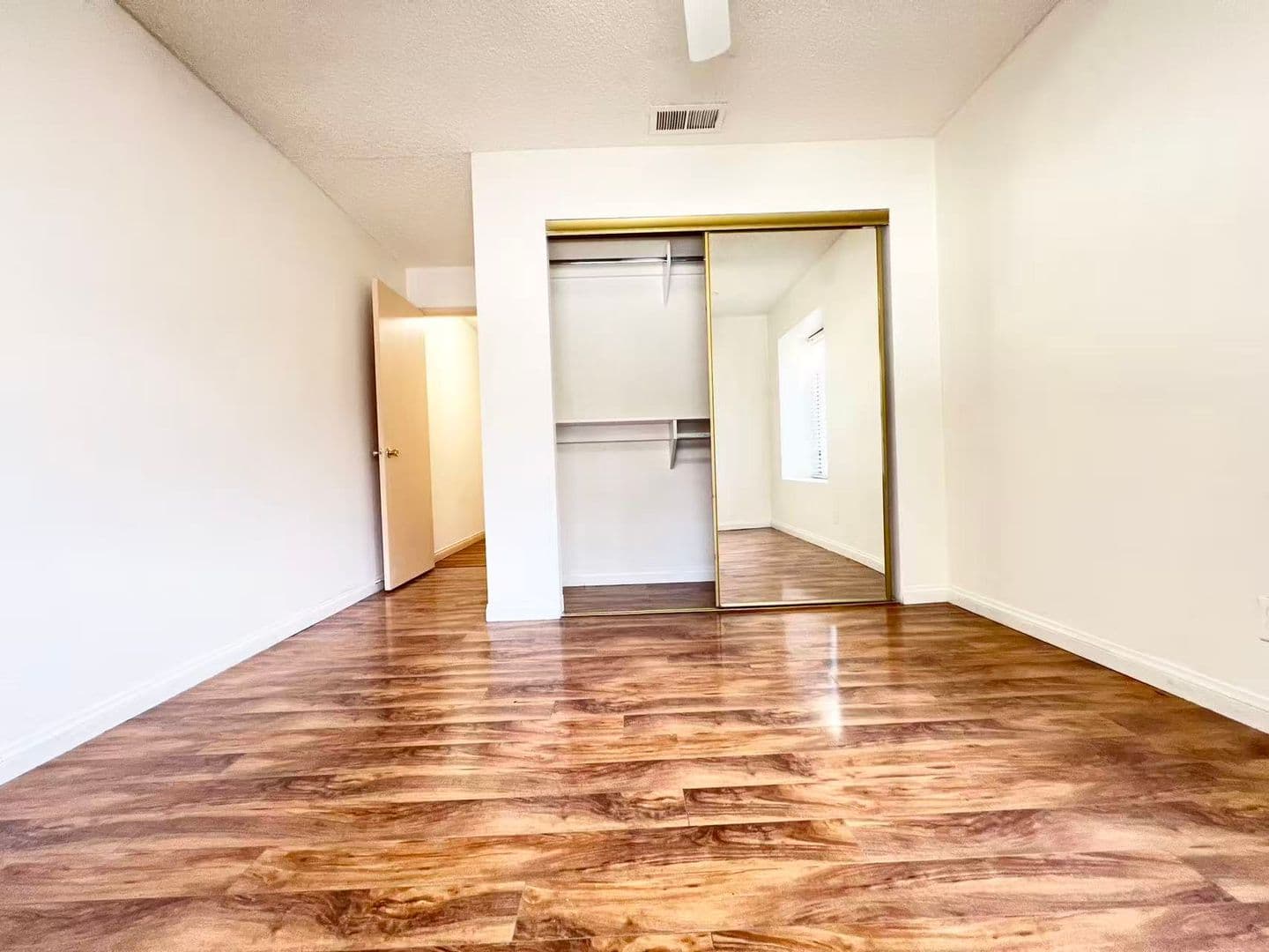 Las Vegas House: 2200 S Fort Apache Rd #2205