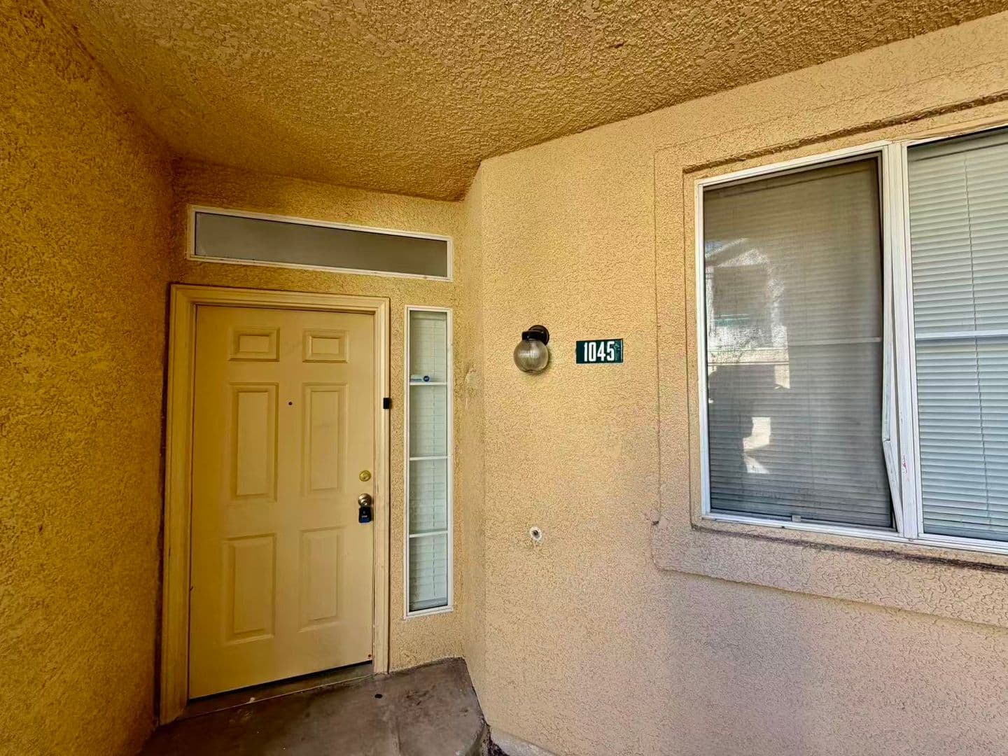 Las Vegas House: 5155 W Tropicana Ave B20 #1045