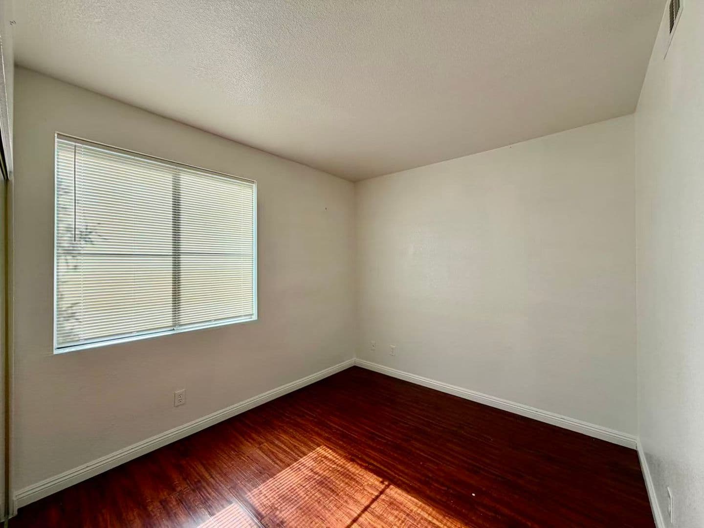 Las Vegas House: 5155 W Tropicana Ave B20 #1045