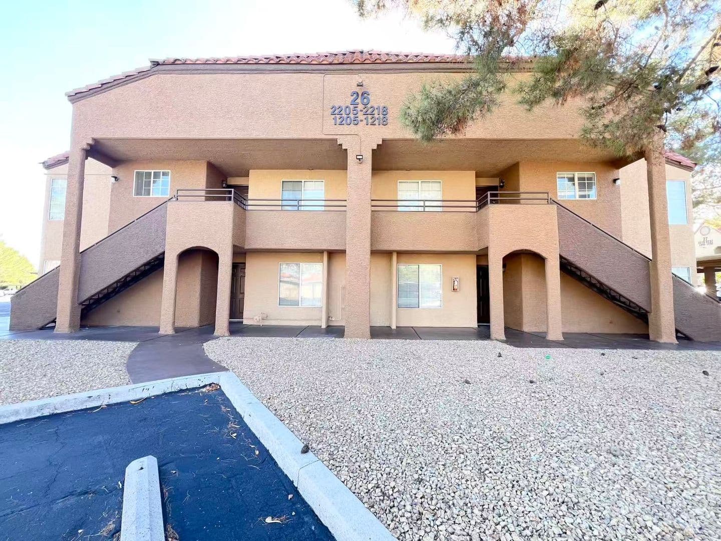 Las Vegas House: 2200 S Fort Apache Rd #2205