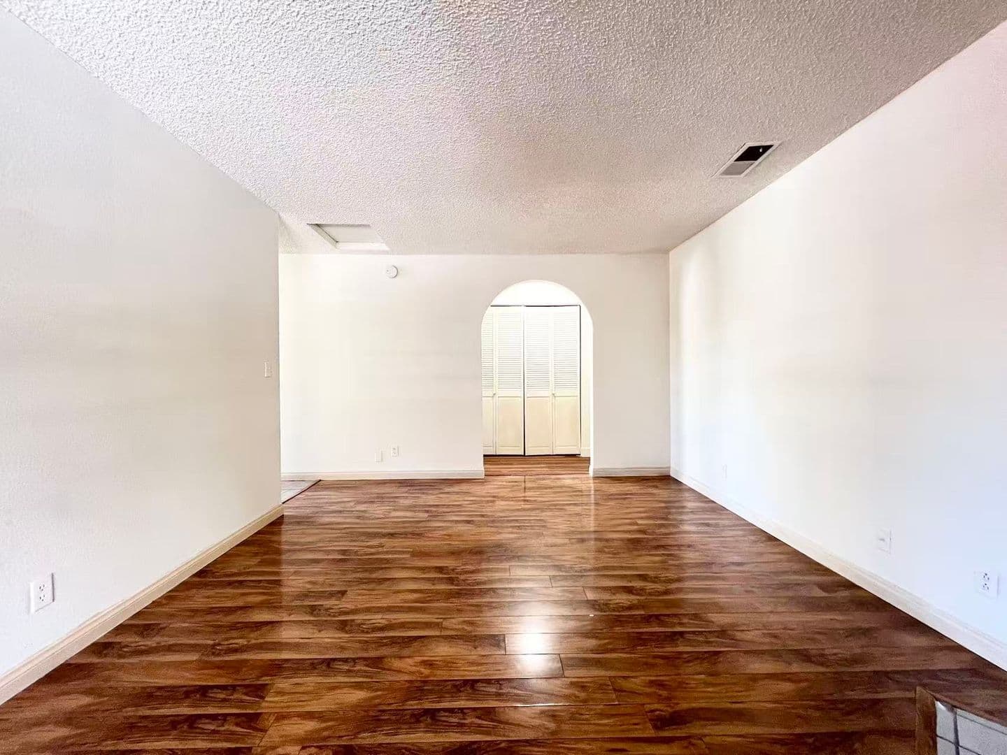 Las Vegas House: 2200 S Fort Apache Rd #2205