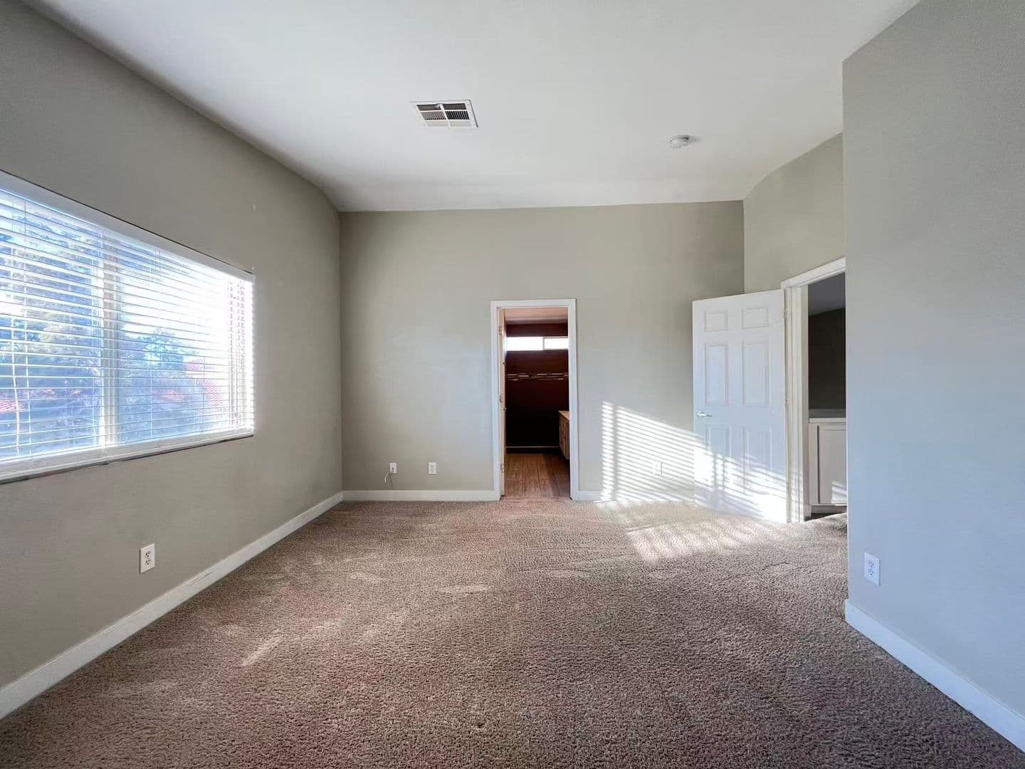 Las Vegas House: 9363 Graceful Gold St