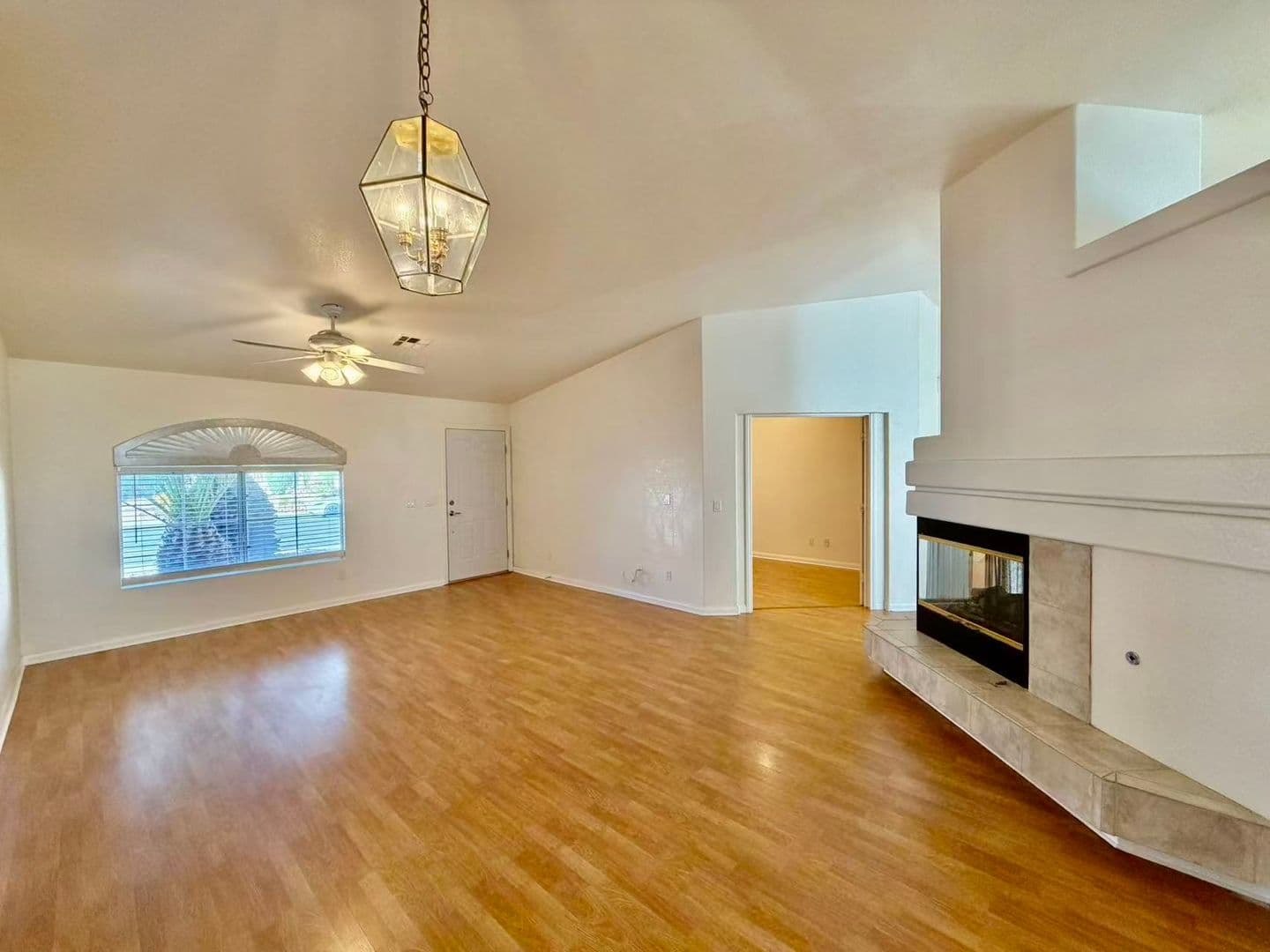Las Vegas House: 8605 W Gilmore Ave