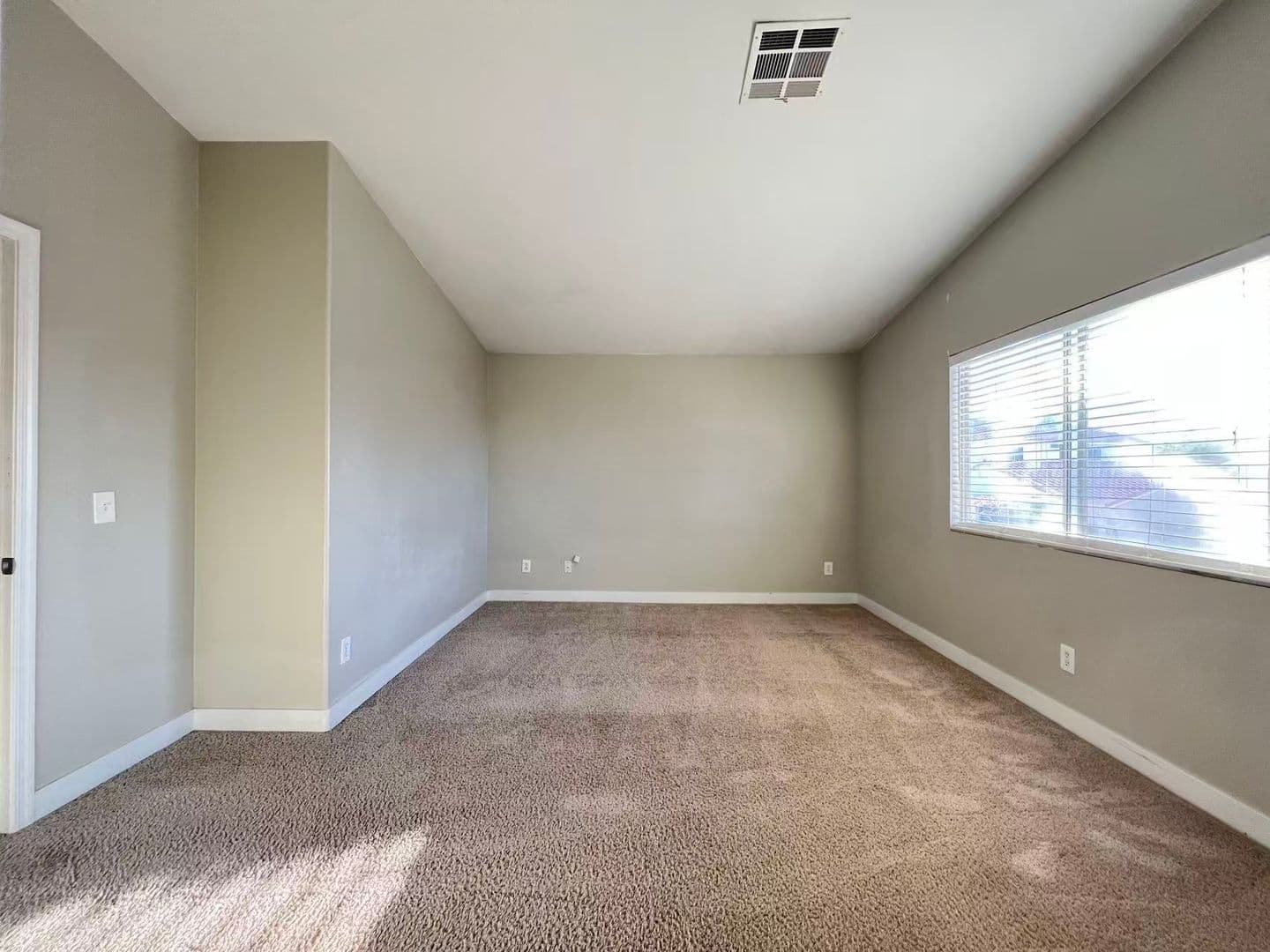 Las Vegas House: 9363 Graceful Gold St