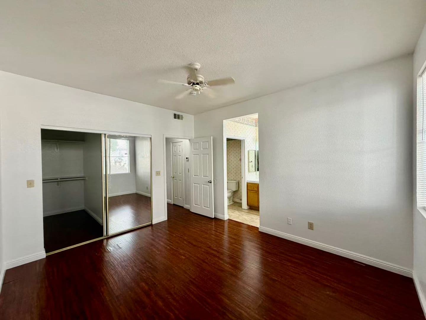 Las Vegas House: 5155 W Tropicana Ave B20 #1045