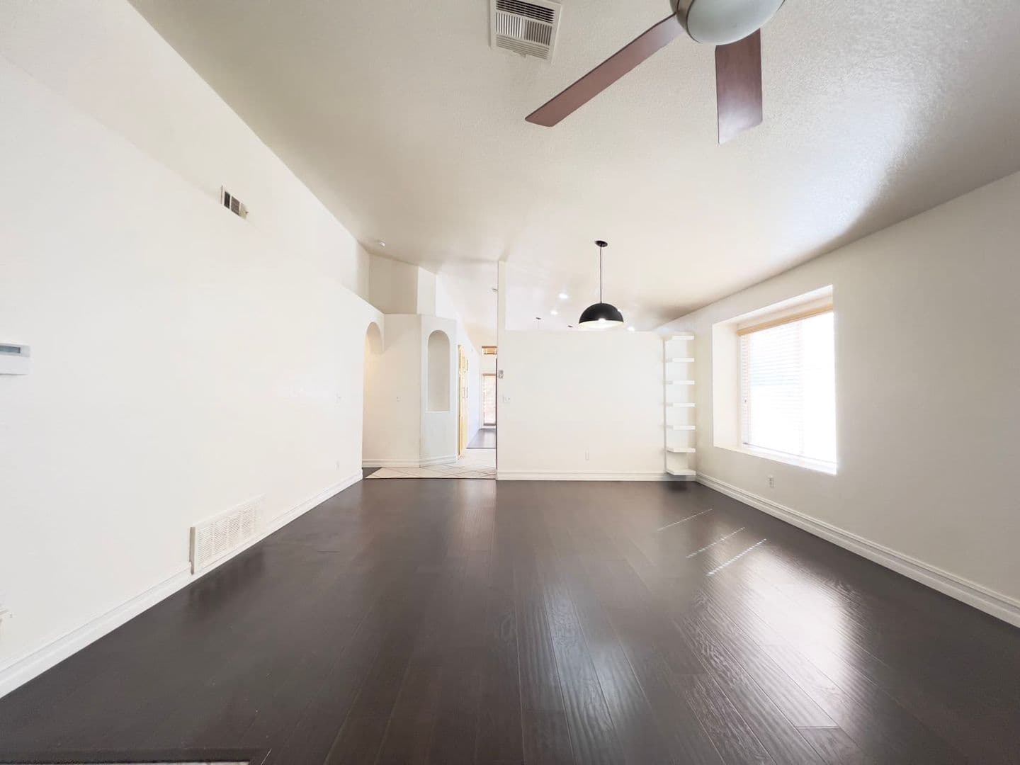 Henderson House: 54 Sea Holly Way