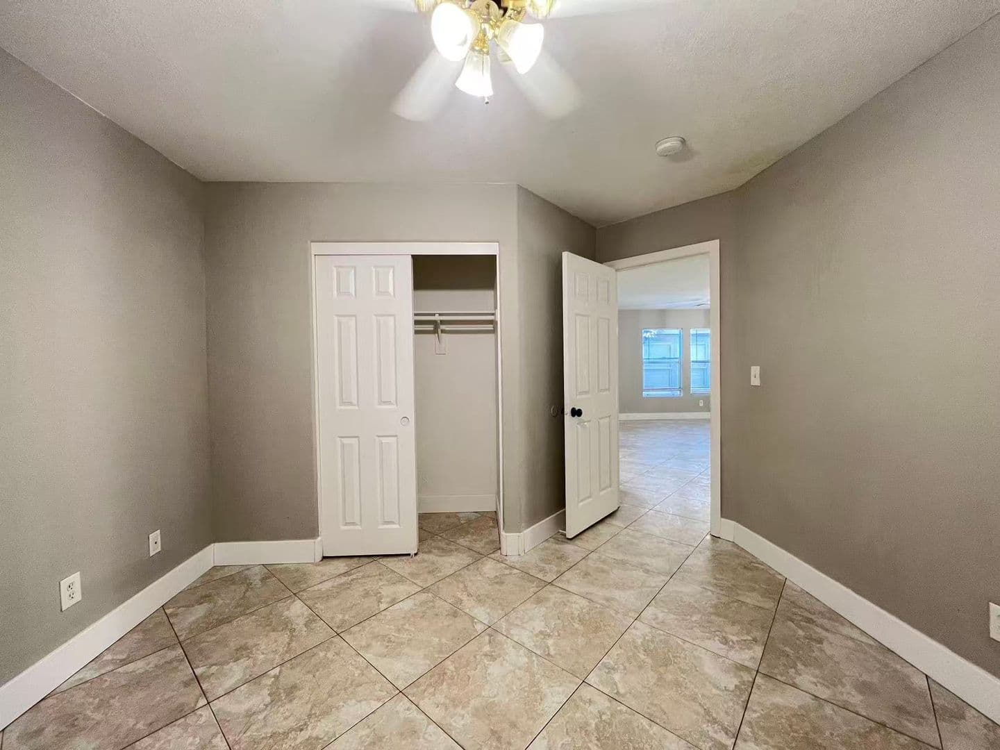 Las Vegas House: 8469 Cavaricci Ave