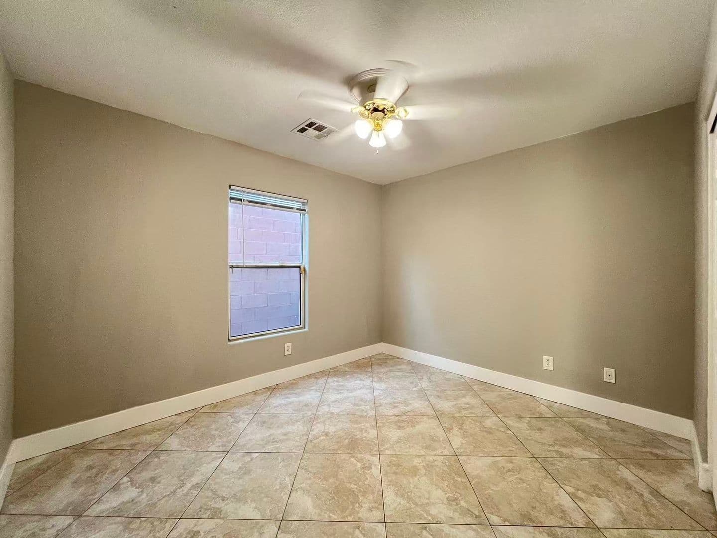 Las Vegas House: 8469 Cavaricci Ave