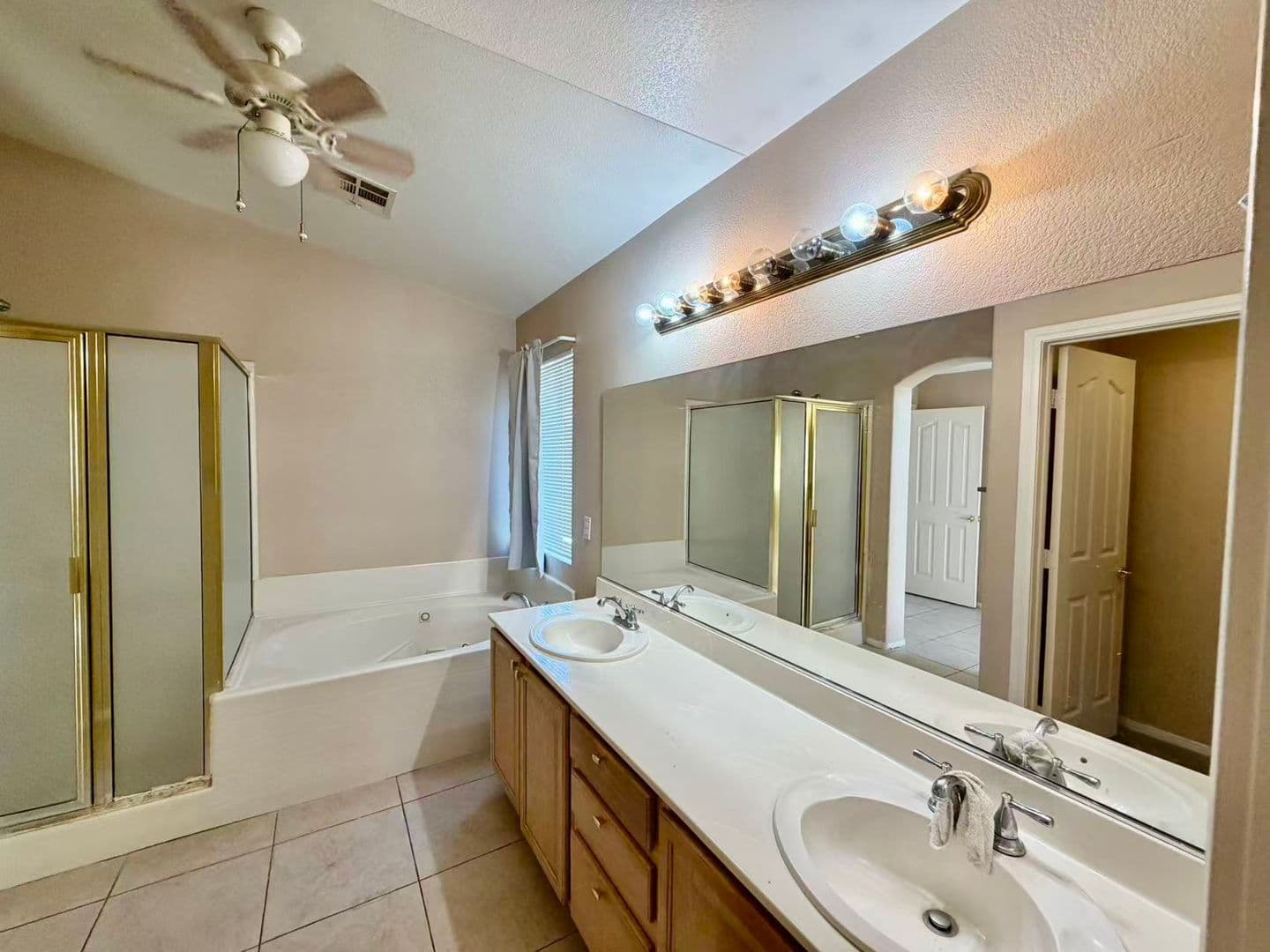 Henderson House: 2467 Sheltered Meadows Ln