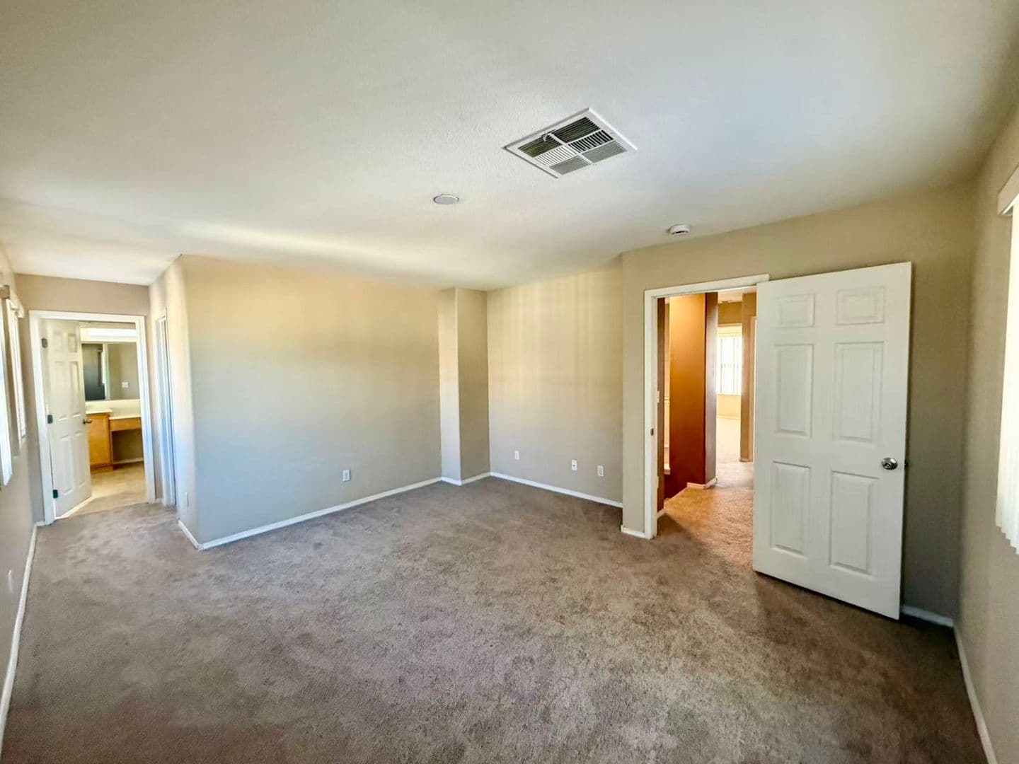 Henderson House: 1943 Sundown Canyon Dr