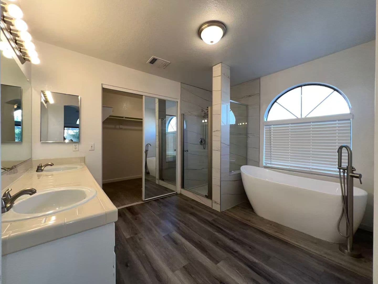 Henderson House: 98 Trevor Dr