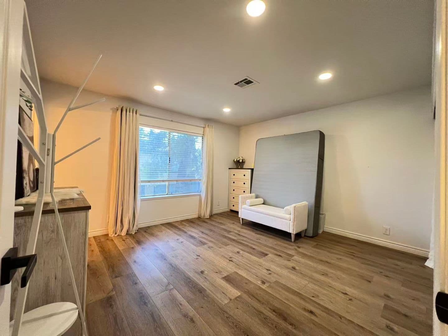 Las Vegas House: 6223 Meadow View Ln