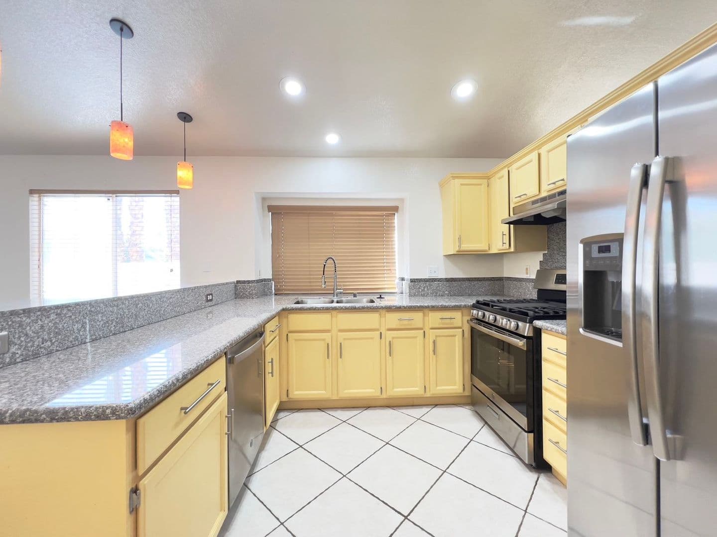 Henderson House: 54 Sea Holly Way