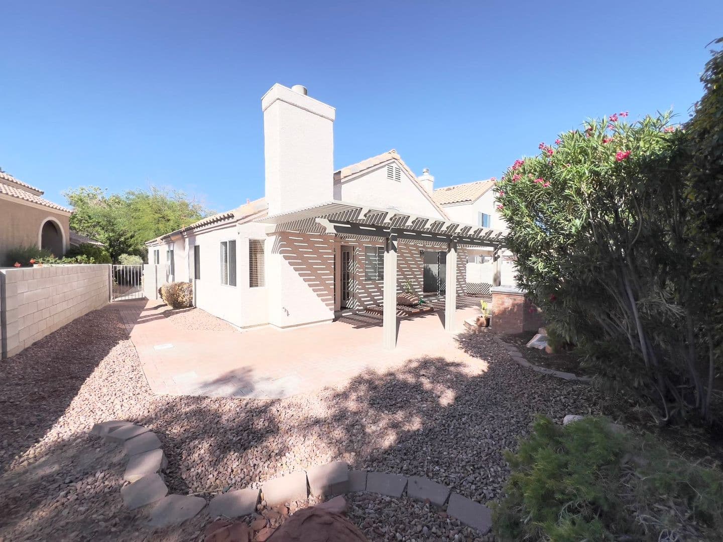 Henderson House: 54 Sea Holly Way