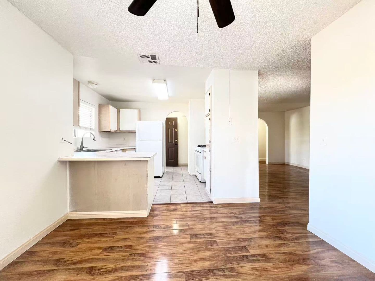 Las Vegas House: 2200 S Fort Apache Rd #2205