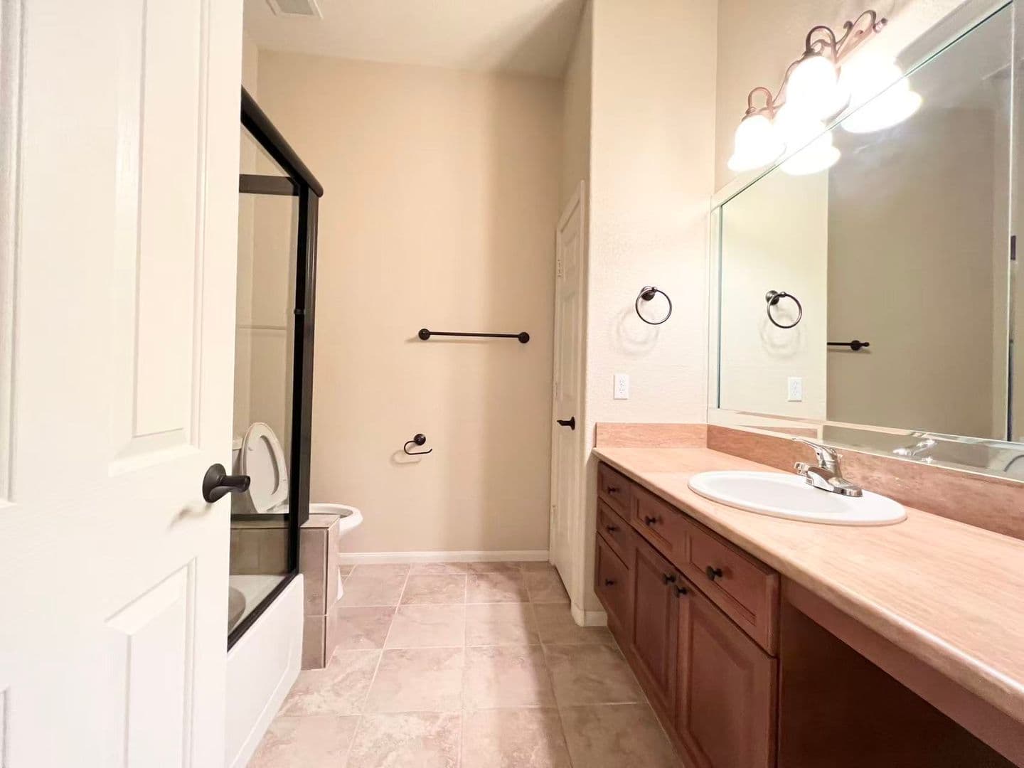 Henderson House: 2105 Eaglepath Cir