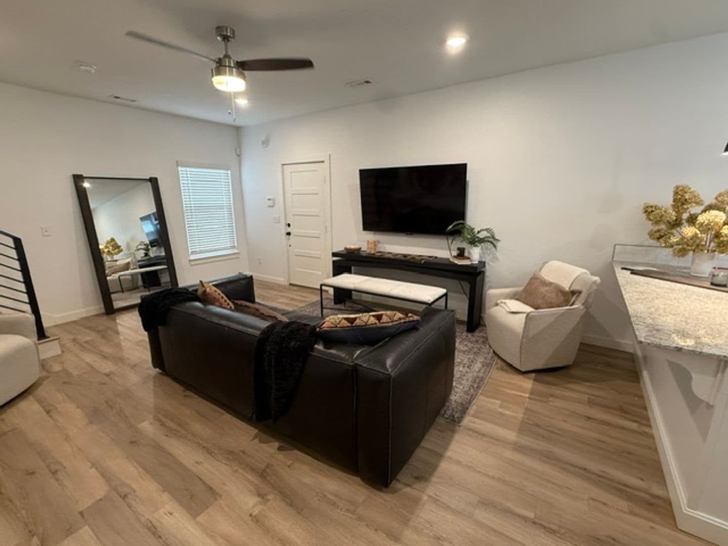 Fayetteville Apartment: 115 N School Ave