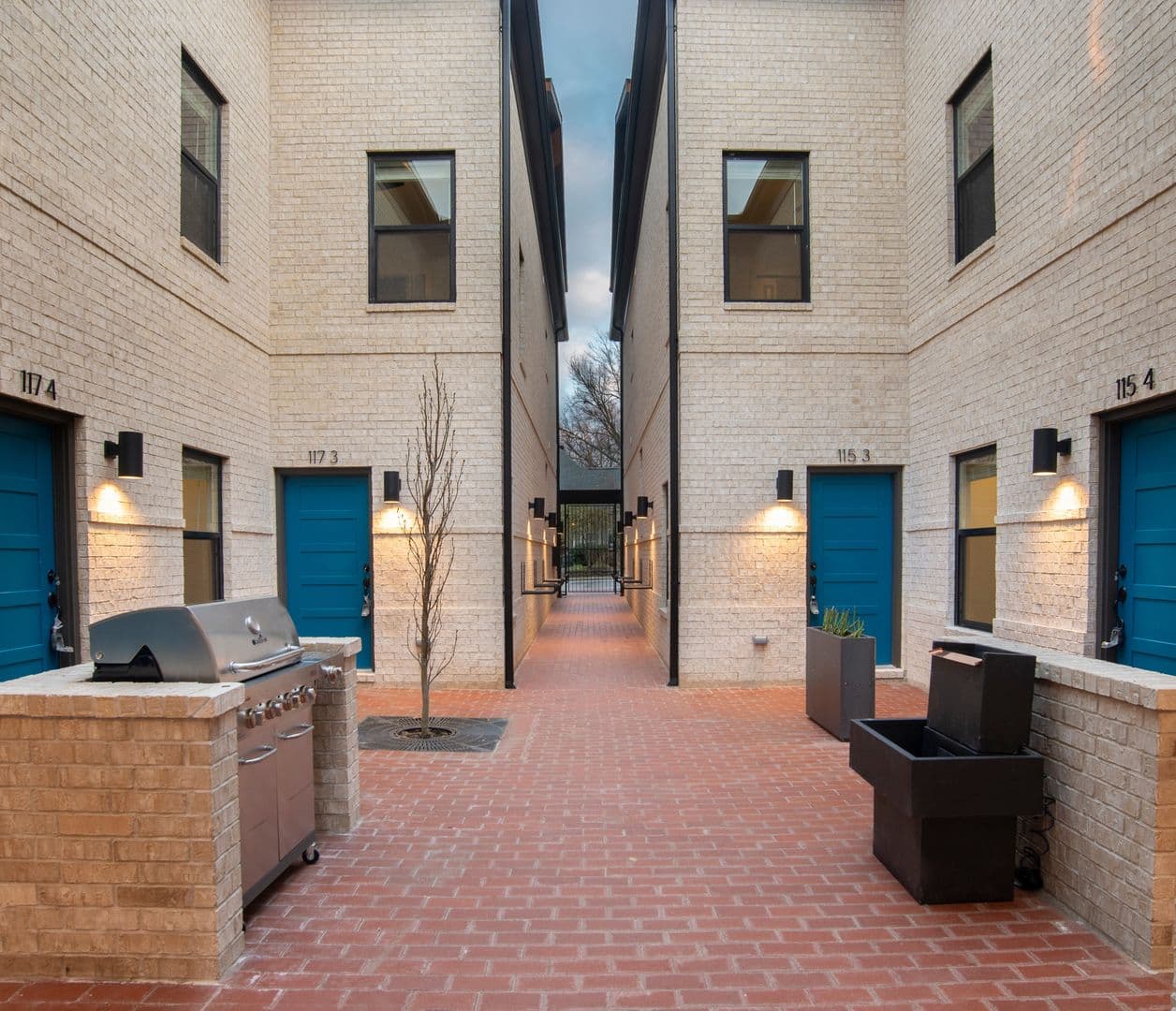 Fayetteville Apartment: 115 N School Ave