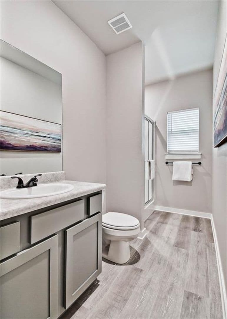 Fayetteville House: 281 W Ash St