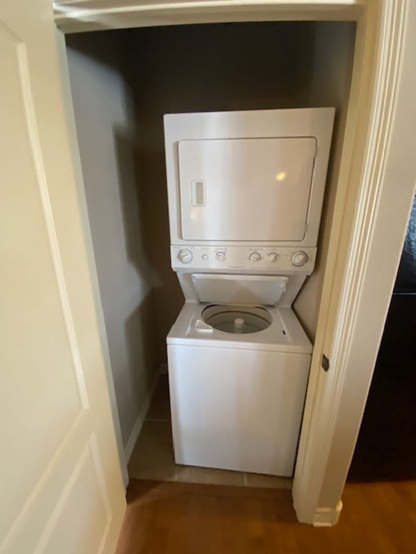 Fayetteville House: 922 W 15th St Apt 10
