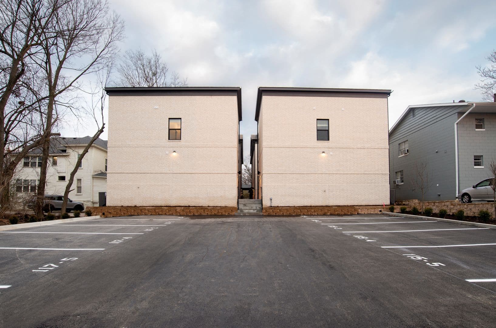 Fayetteville Apartment: 115 N School Ave