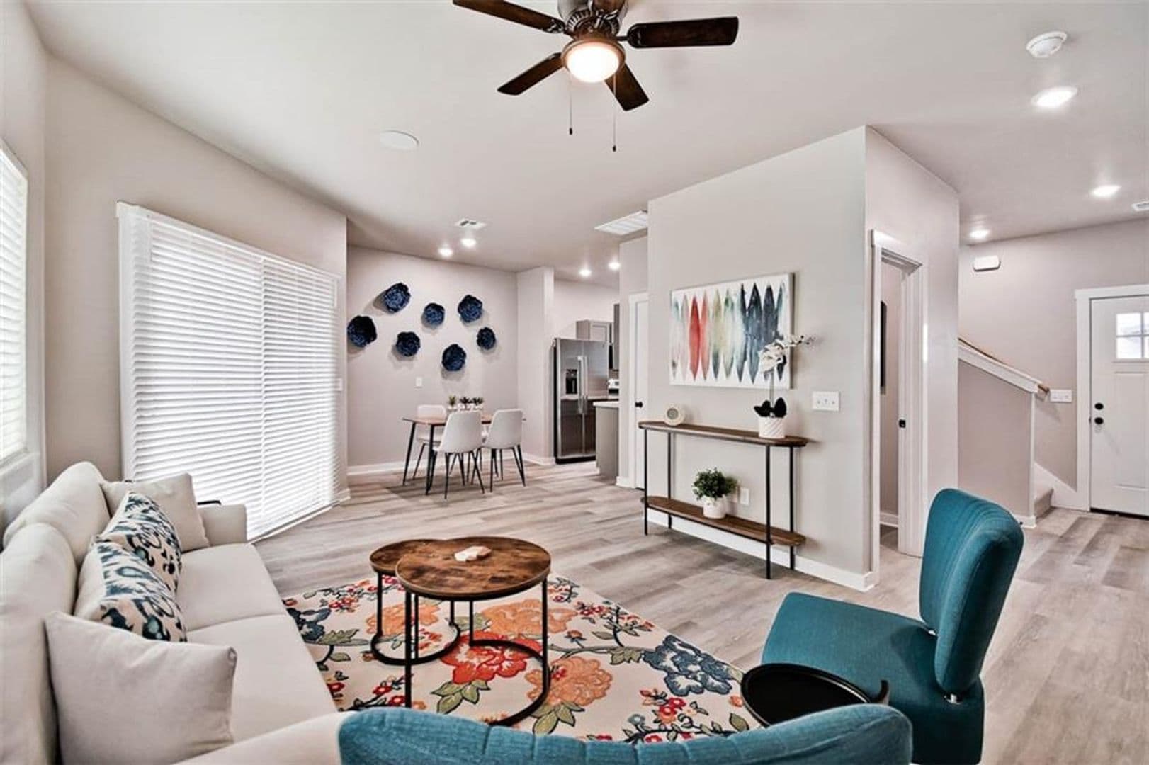 Fayetteville House: 281 W Ash St