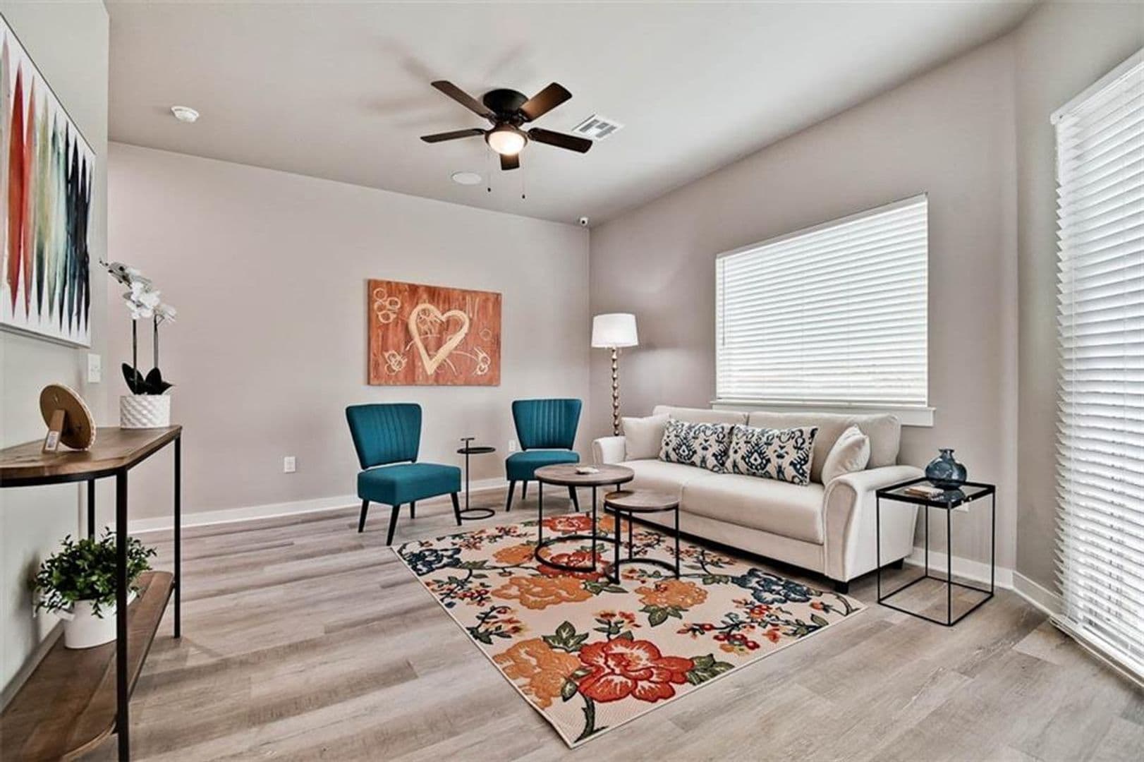 Fayetteville House: 281 W Ash St
