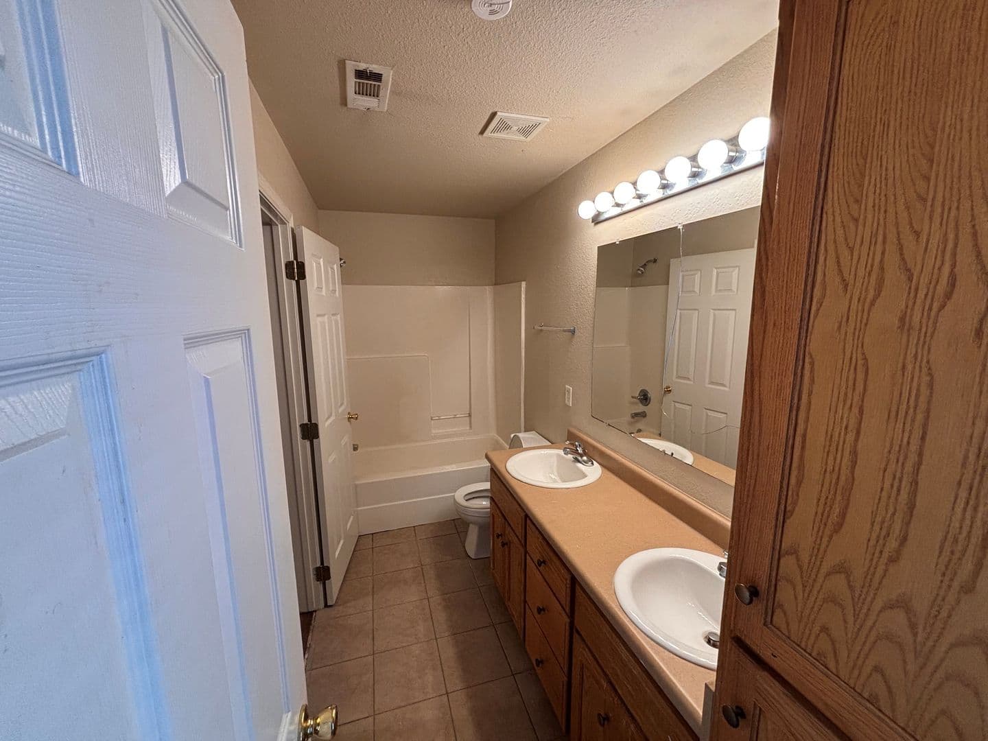 Fayetteville Apartment: Brophy Circle