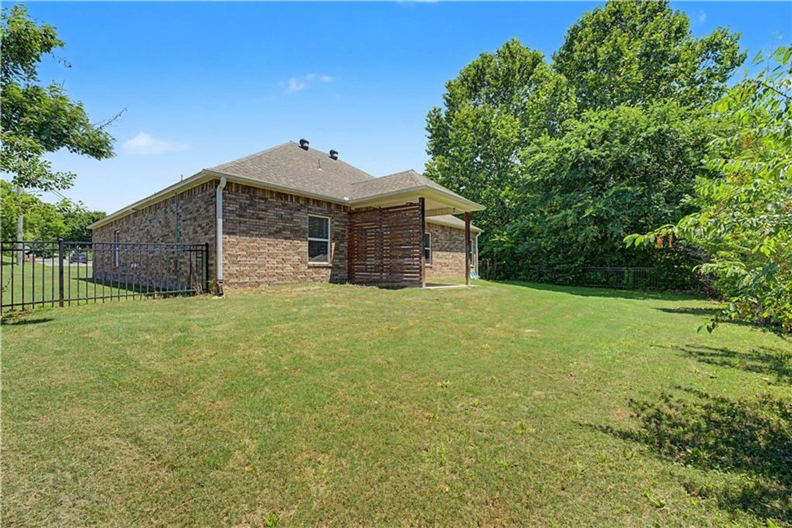 Farmington House: 12237 Richardson Rd