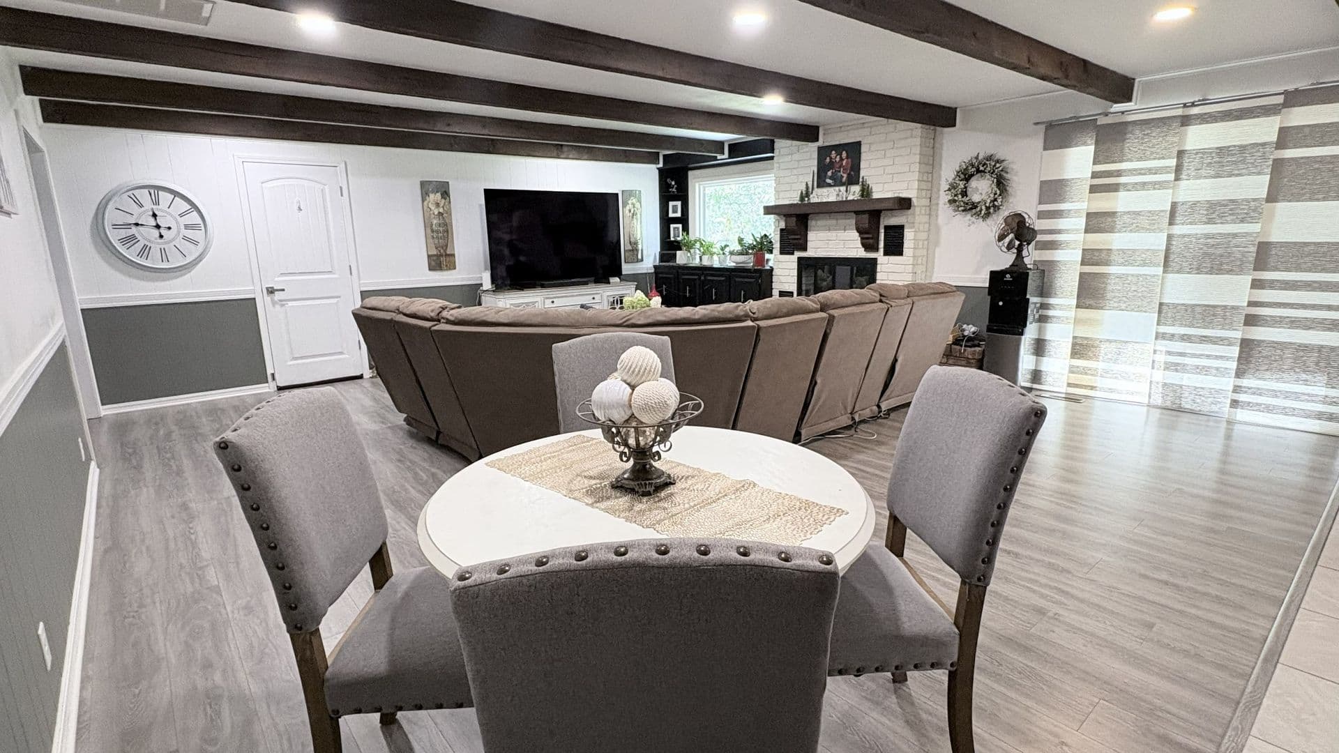 Siloam Springs House: 1365 Twin Springs
