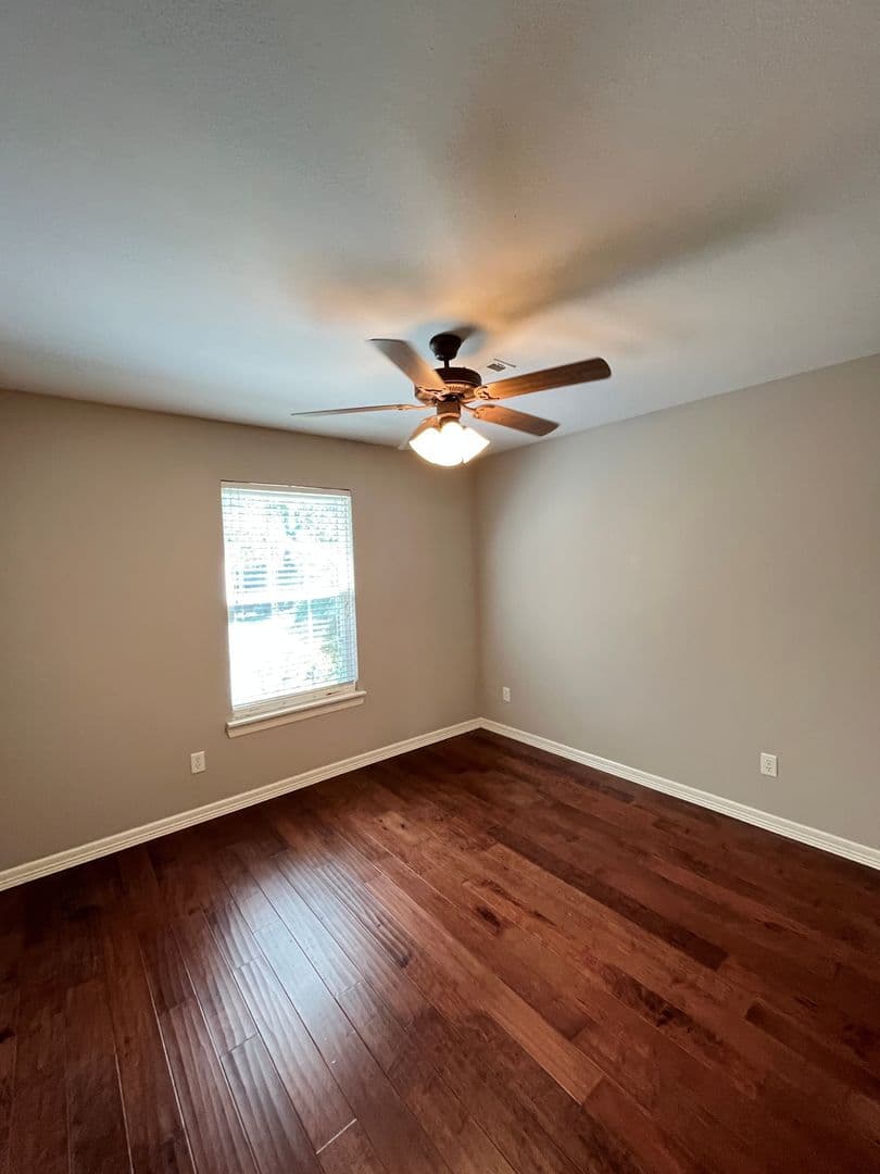 Elkins House: 1286 Hackberry Pl