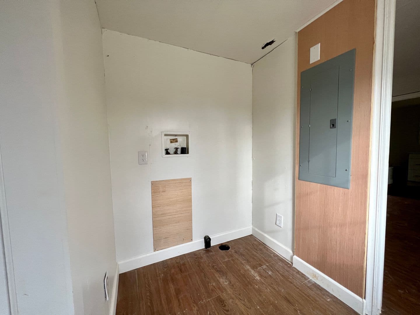 Springdale Apartment: 3201 Don Tyson #B
