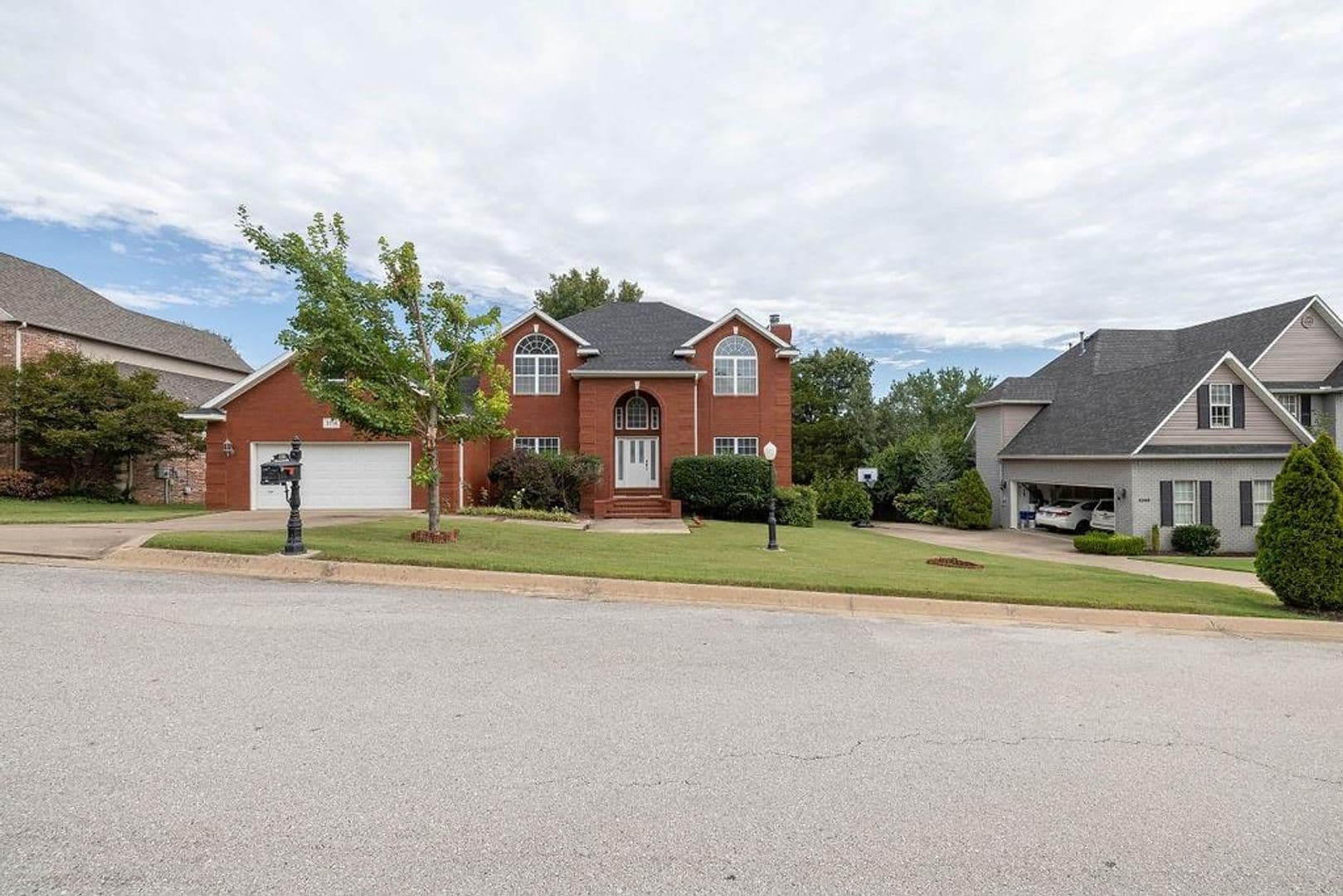 Fayetteville House: 3236 Piper Glen