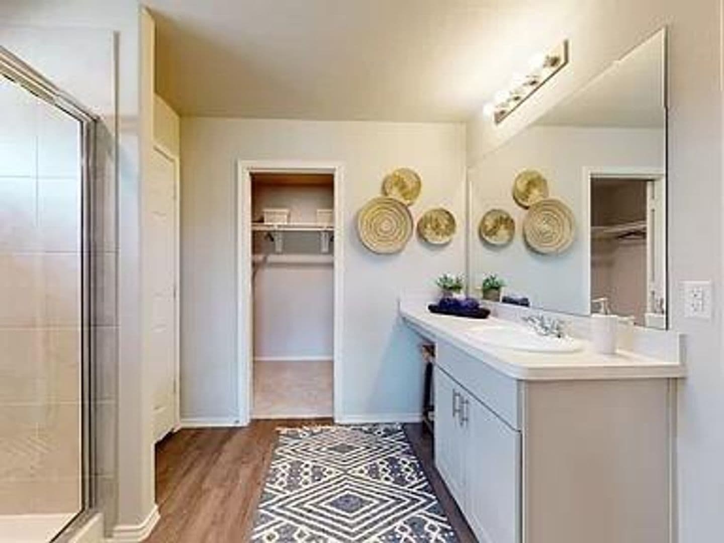 Fayetteville House: 2514 Meramec