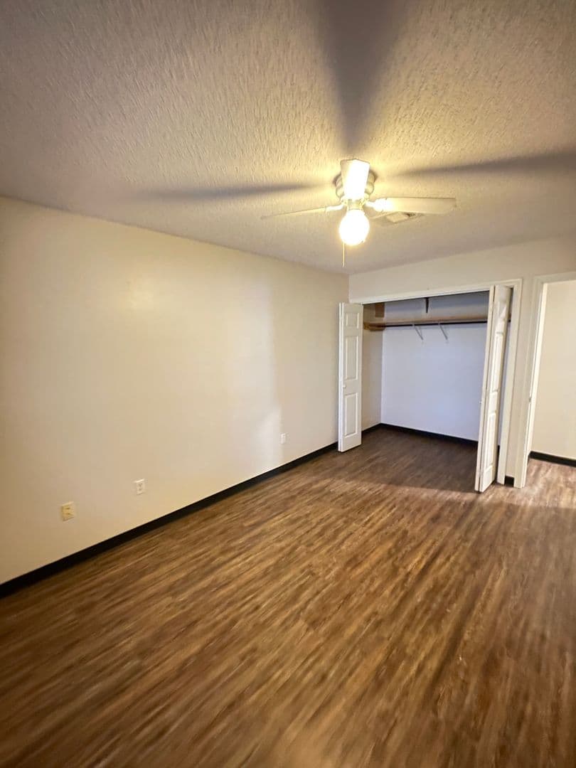 Springdale House: 3068 B Thompson