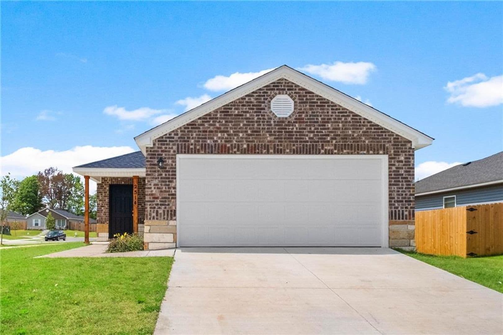 Fayetteville House: 2514 Meramec